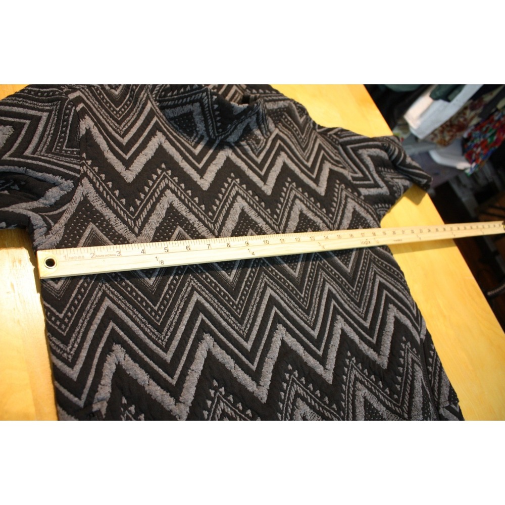 SSYS Top Womens Small Black Ava Zipper Quilted Pullover Zig Zap Stretch Art Mock - Picture 8 of 13